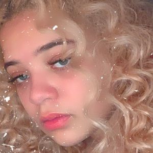 Meet your Posher, Aminah